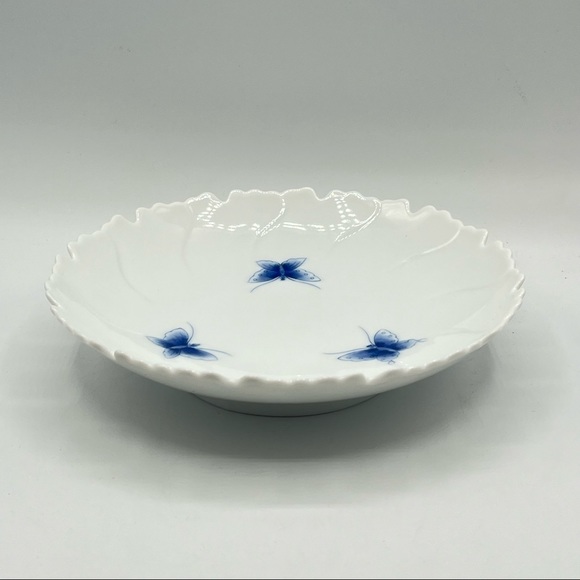 MMA Japan Porcelain Blue Butterflies Scallop Peony Shaped Bowl Dish Serveware - Picture 3 of 6